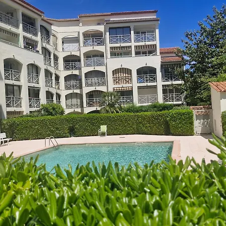 A Avec Piscine, Balcon Et Parking, Proche Commerces Et Plages. - Fr-1-780-80 Apartament *