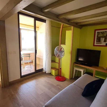 Apartament A Avec Piscine, Balcon Et Parking, Proche Commerces Et Plages. - Fr-1-780-80